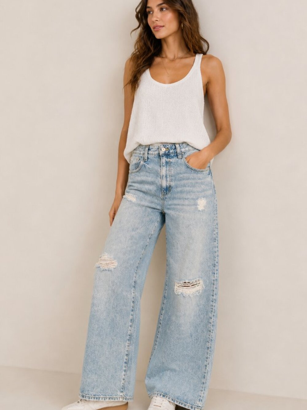 Pilcro Wide Leg Distressed Jeans Light Wash High Rise Size 28